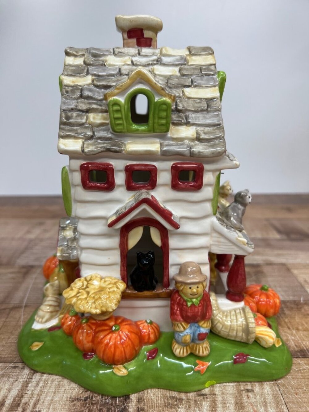 Autumn Ceramic Tea Light House With Cats Pumpkins & Scarecrow Figurine Fall Deco - Picture 4 of 7